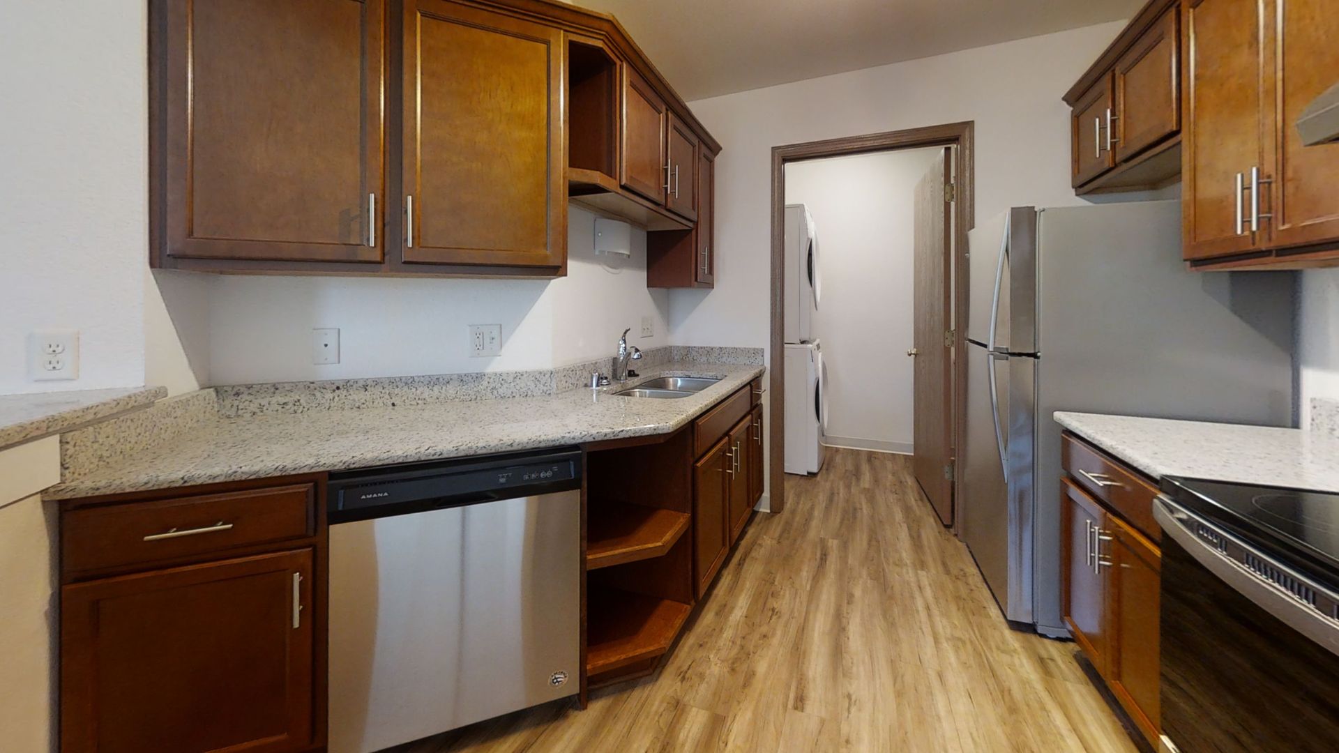 RENOVATED Condo Style Lower 1 Bedroom 1 Bathroom Apartment 4 of 9