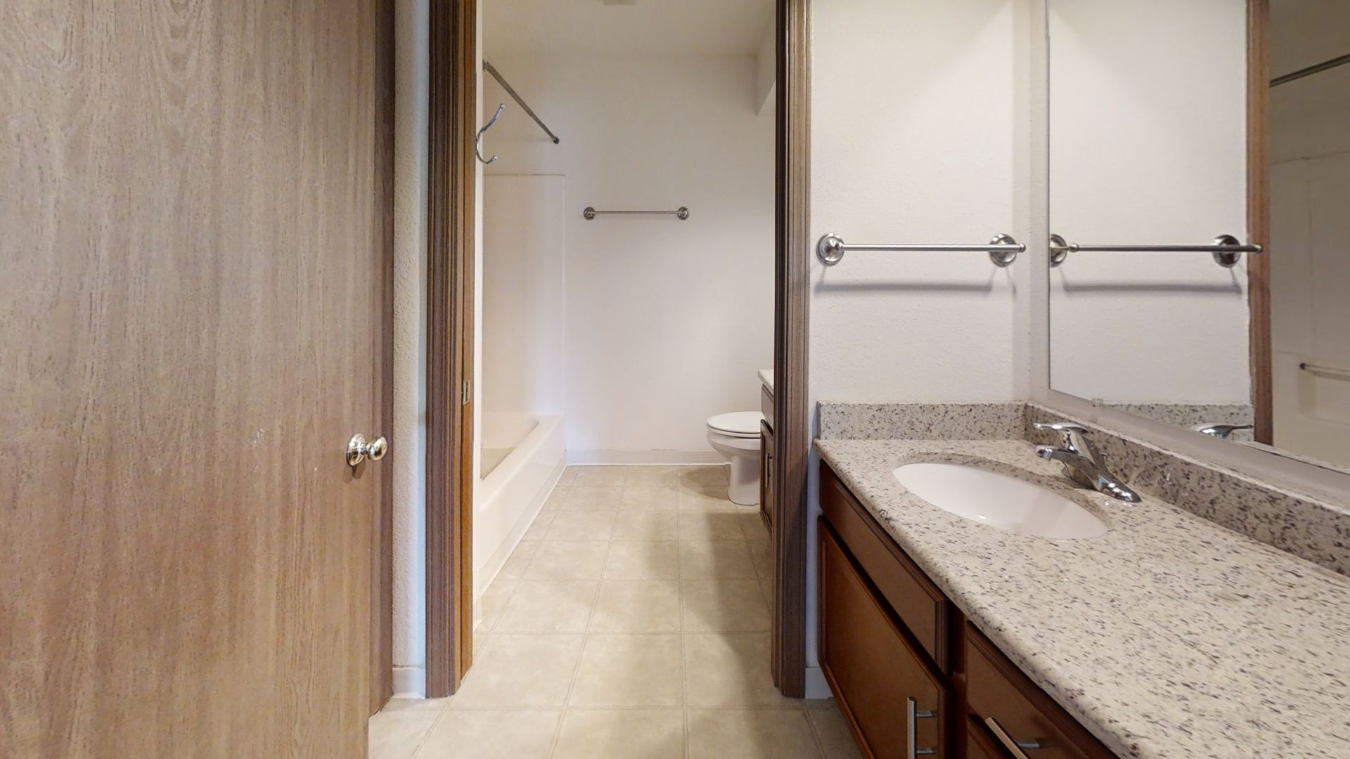 RENOVATED Condo Style Lower 1 Bedroom 1 Bathroom Apartment 3 of 9