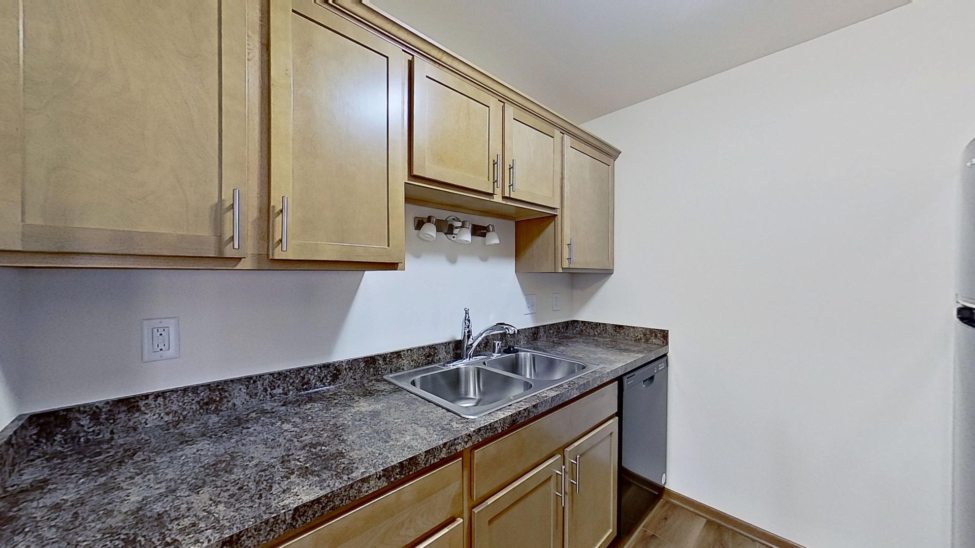 RENOVATED Lower 1 Bedroom 1 Bathroom Apartment 8 of 12