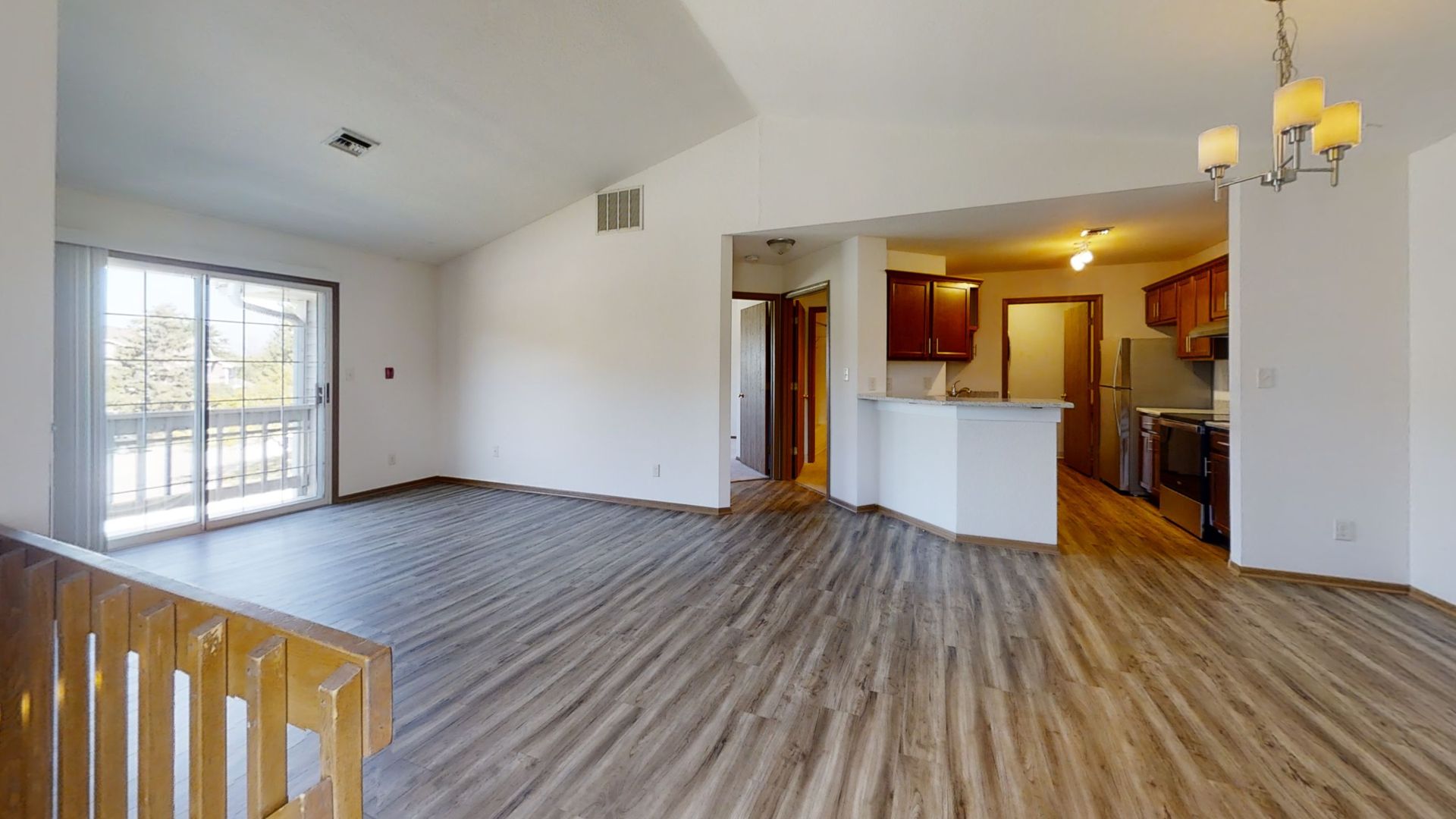 RENOVATED Condo Style Upper 1 Bedroom 1 Bathroom Apartment 3 of 9