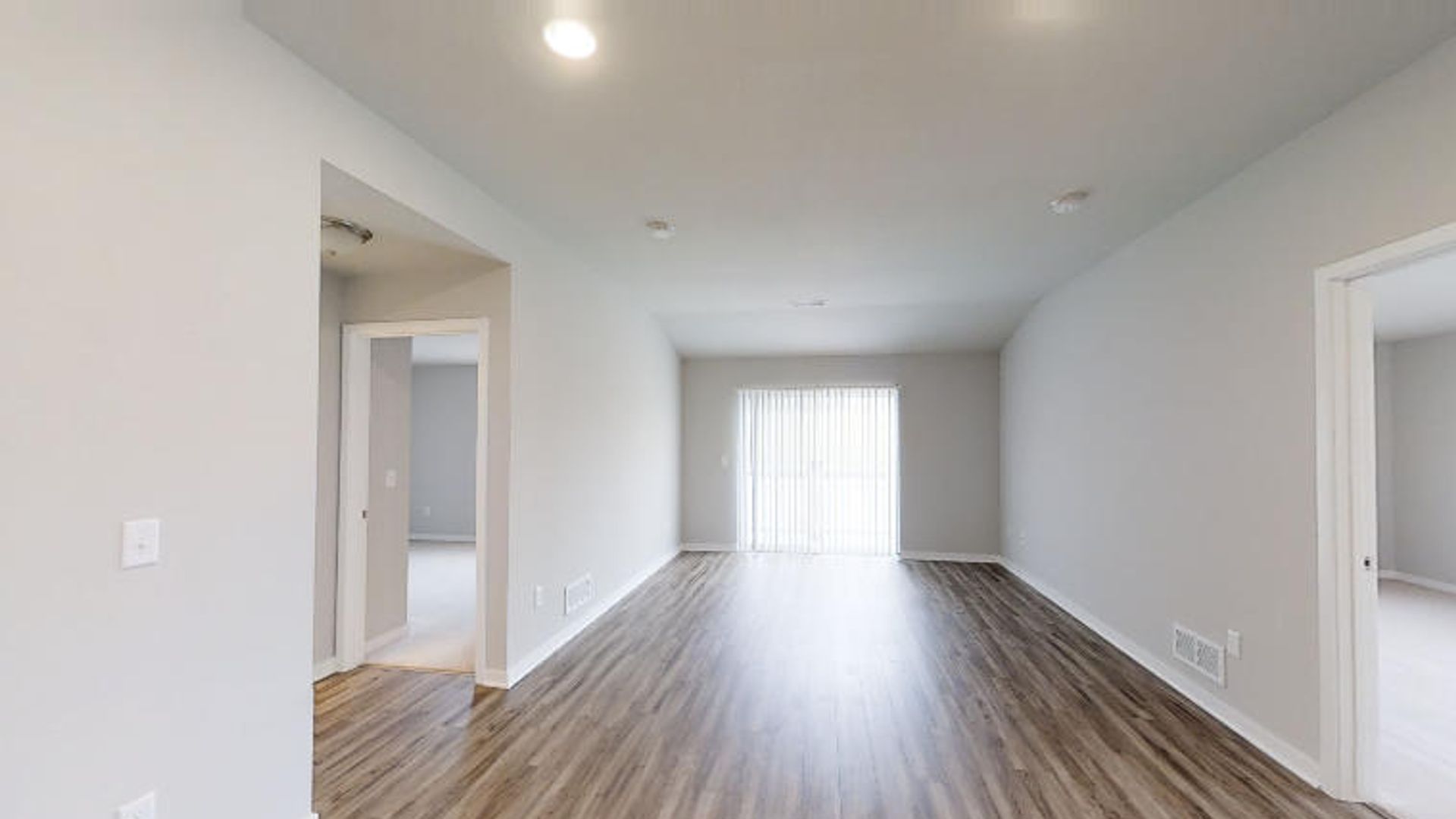 Slinger Apartment: 728 Cedar Bluffs Way