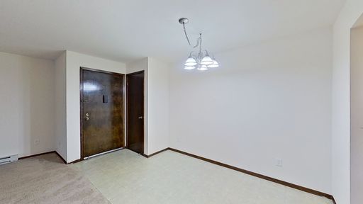 Upper 2 Bedroom 1.5 Bathroom Apartment