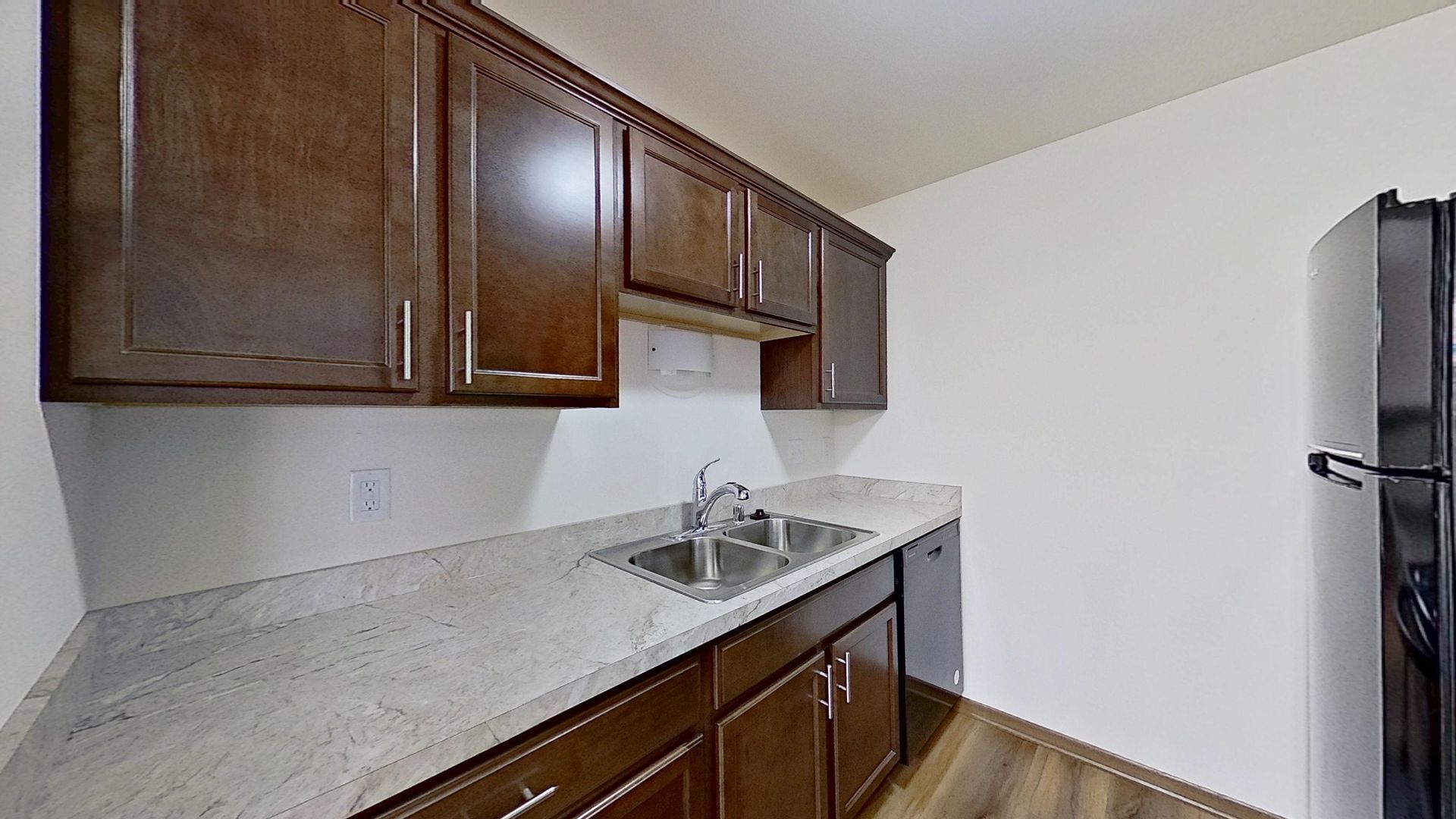 RENT SPECIAL - Renovated Upper 2 Bedroom 1.5 Bathroom Apartment 12 of 12