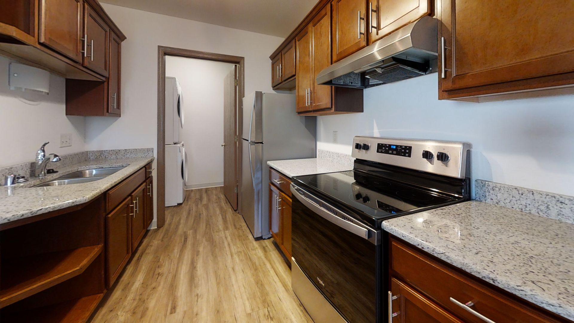 RENOVATED Condo Style Lower 1 Bedroom 1 Bathroom Apartment 5 of 9