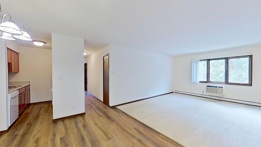 Upper 2 Bedroom 1.5 Bathroom Apartment