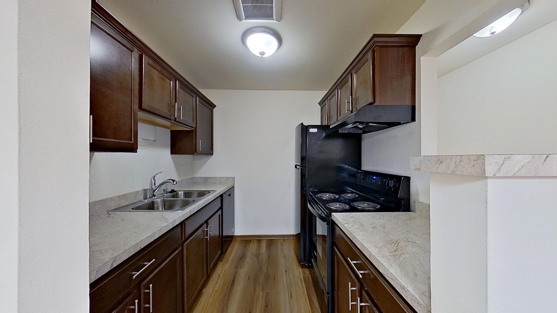 RENT SPECIAL - Renovated Upper 2 Bedroom 1.5 Bathroom Apartment 10 of 12