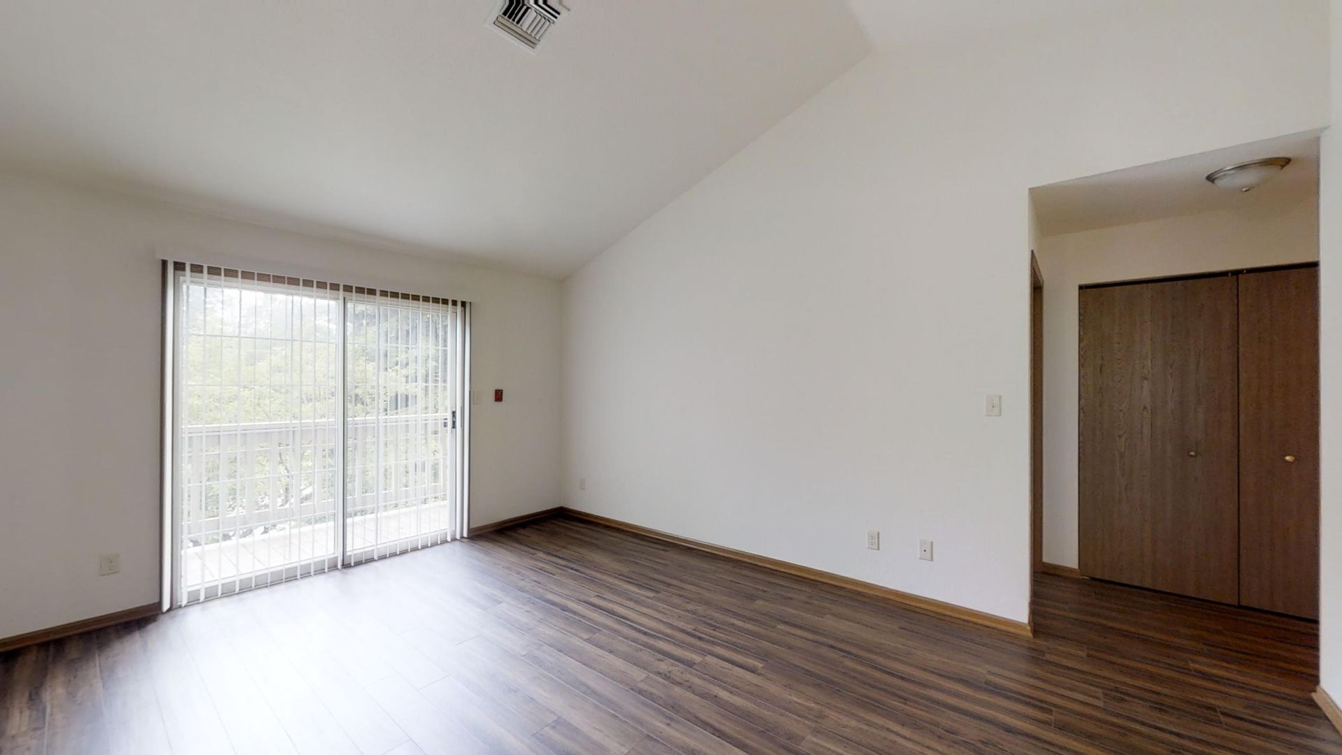 Menomonee Falls Apartment: N86 W14200-14334 Fond du Lac Ave