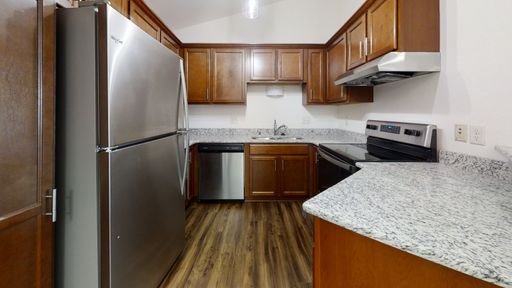 RENOVATED Condo Style Lower 2 Bedroom 2 Bathroom Apartment – photo 1