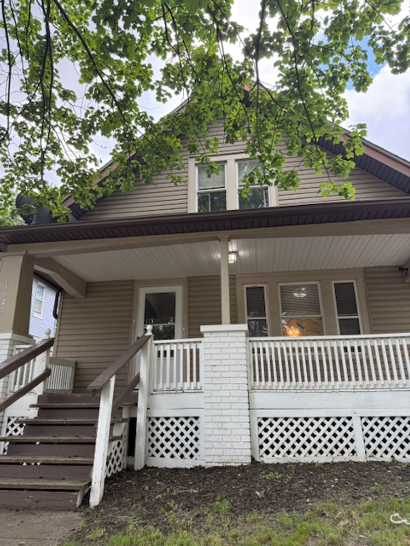 Akron House: Neptune Ave. 1042