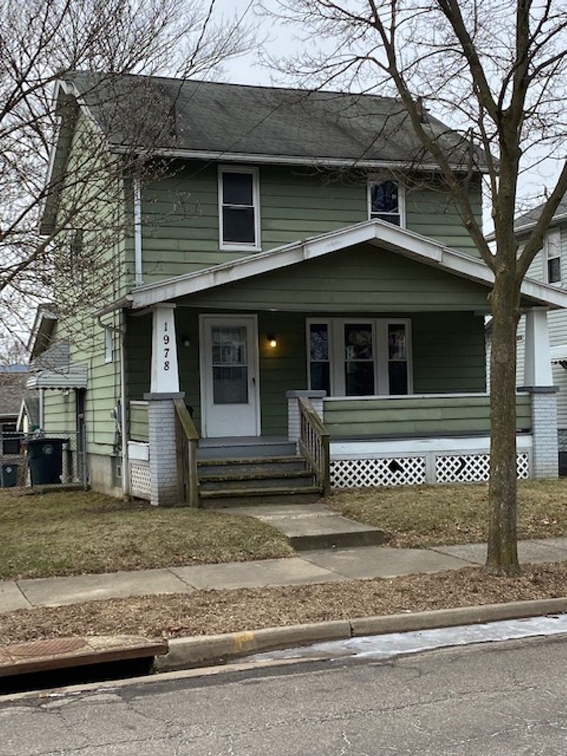 Akron House: 9th St. SW 1978