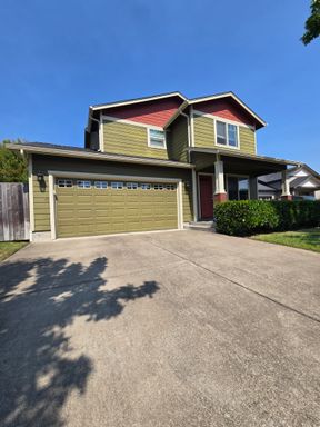 Pet Friendly 4 Bedroom, 2.5 Bathroom Home with a 2 Car Garage! – photo 1