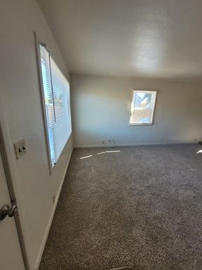 256 University St., Jefferson, OR 97352