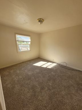 256 University St., Jefferson, OR 97352