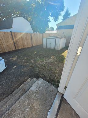 256 University St., Jefferson, OR 97352