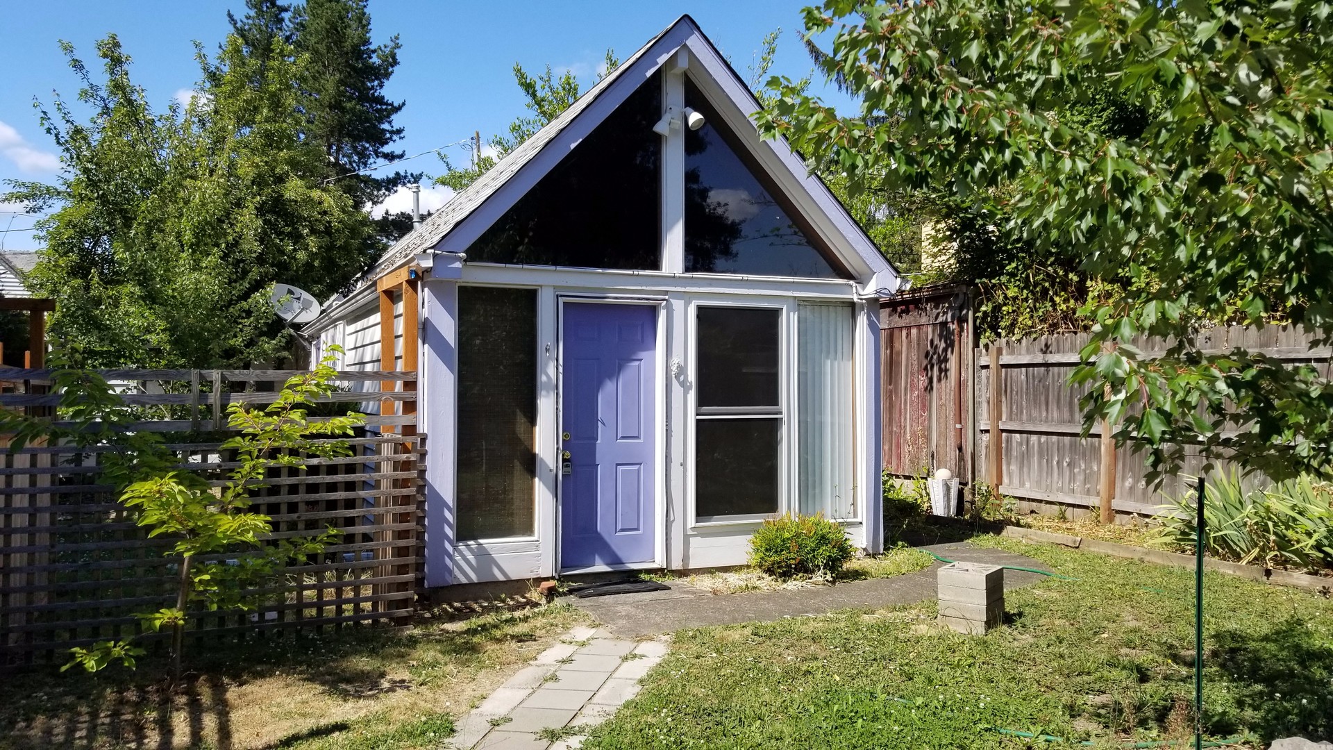 Albany House: 1508 15th Ave SW