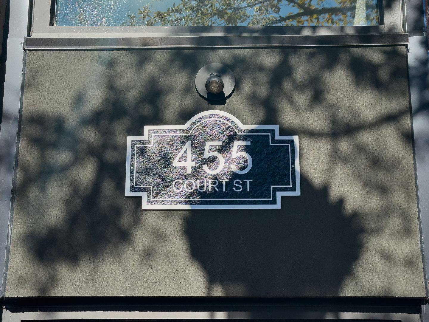 NEWLY RENOVATED DOWNTOWN SALEM ONE BEDROOM