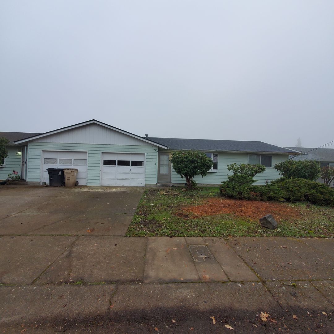 Albany Apartment: 2122 & 2124 Jefferson St. SE