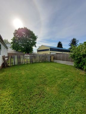 256 University St., Jefferson, OR 97352
