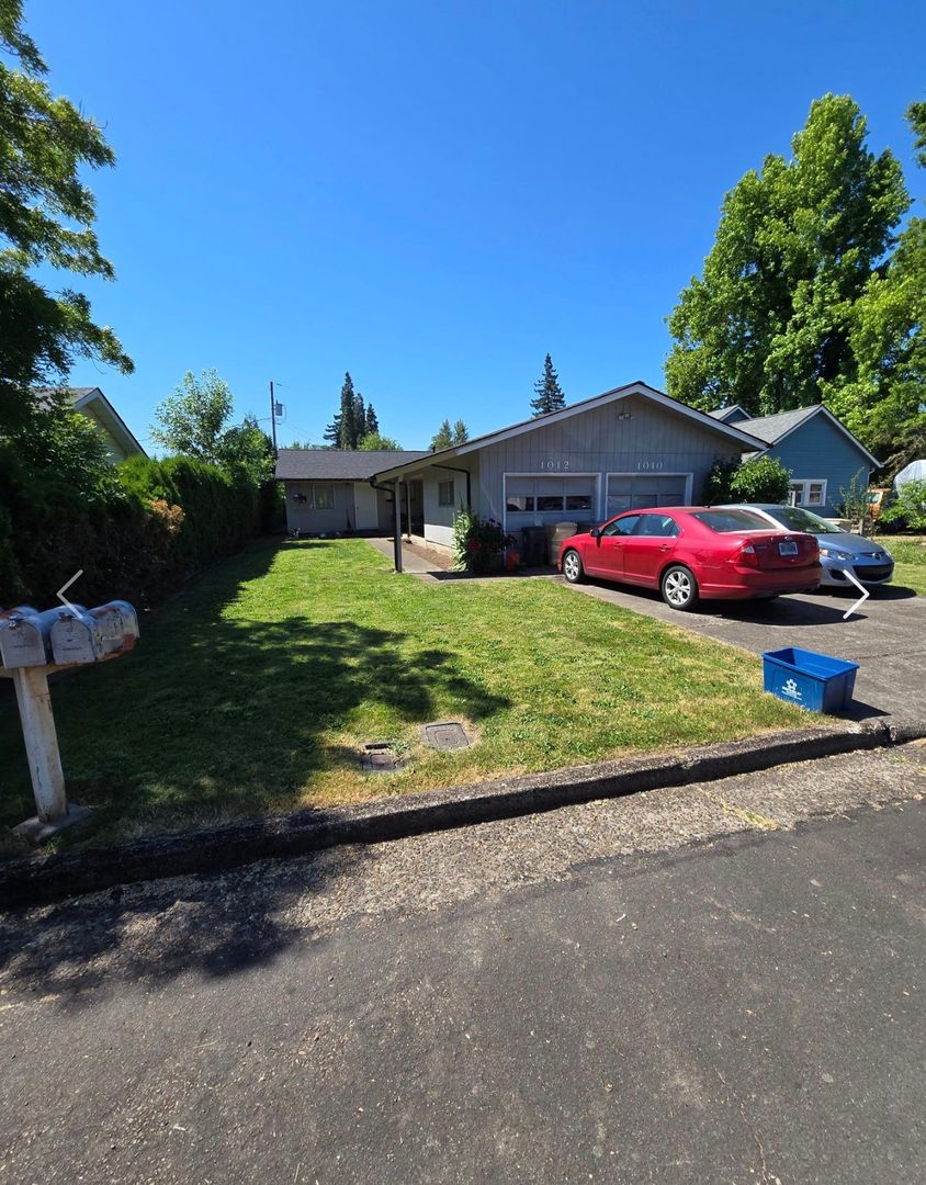 Albany Apartment: 1010 & 1012 21st Ave. SE