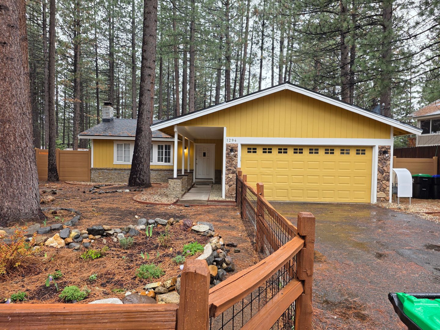 South Lake Tahoe House: 1294 Pine Valley Road