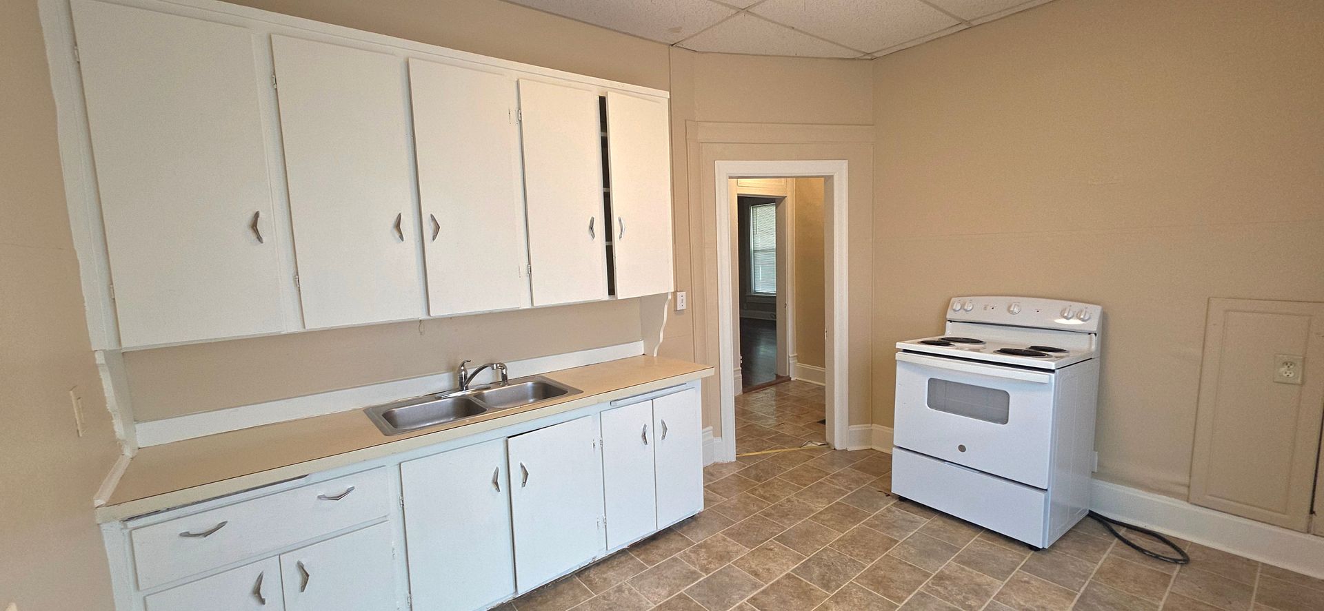Springfield Apartment: 525 W. Scott St