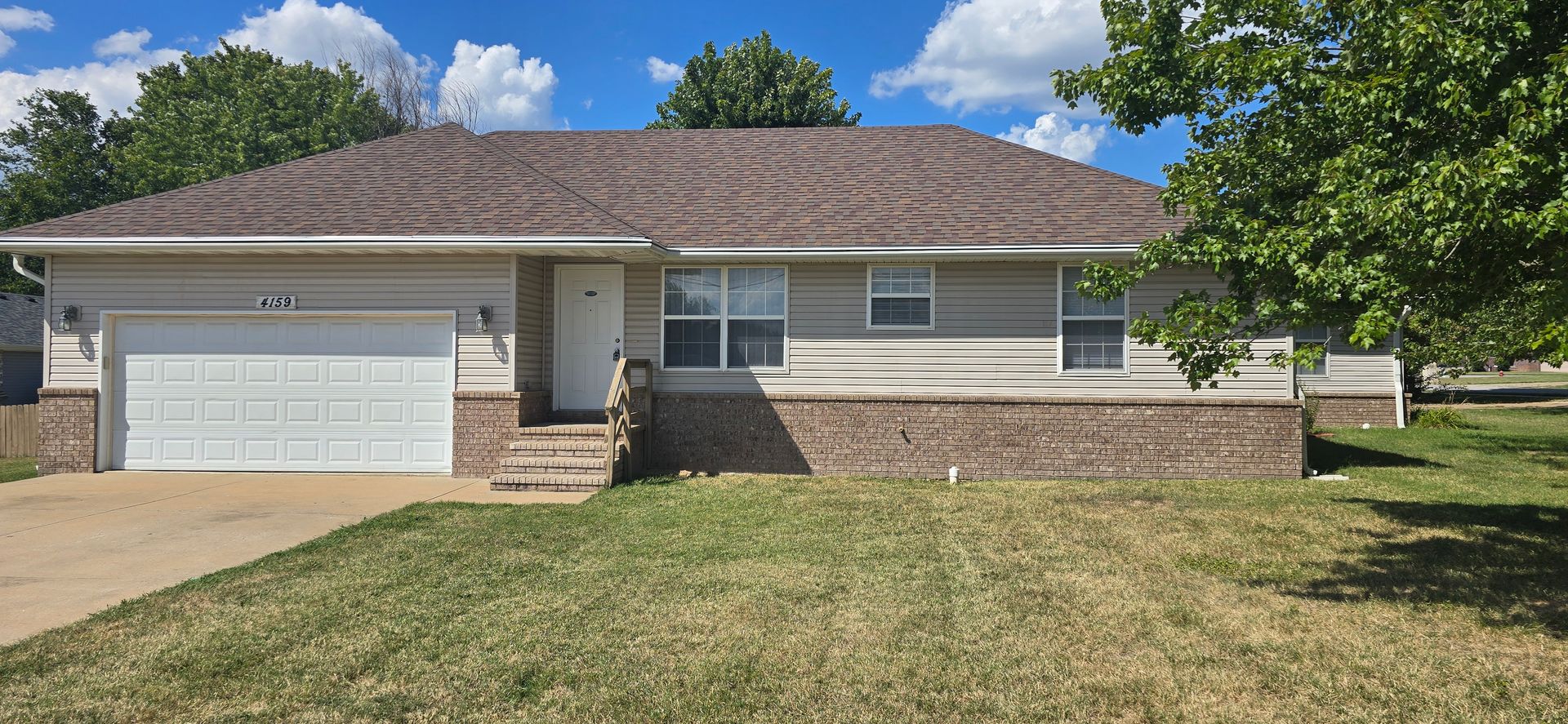 Battlefield Apartment: 4159 W 3rd St