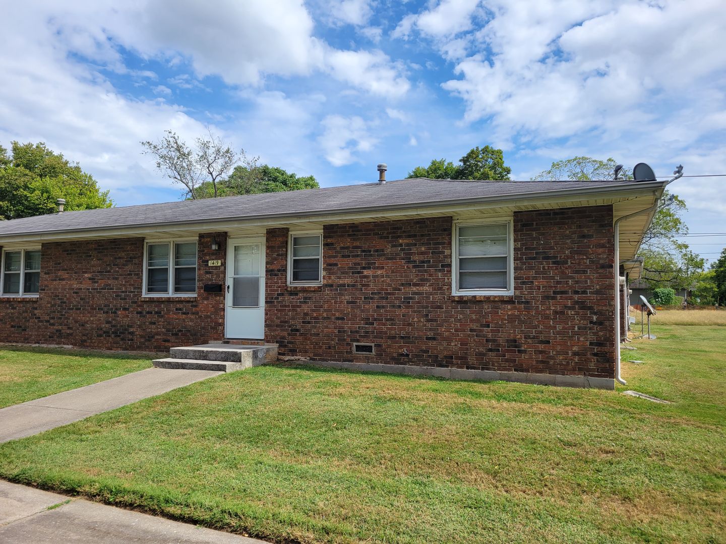 Springfield House: 1419 E. Cairo