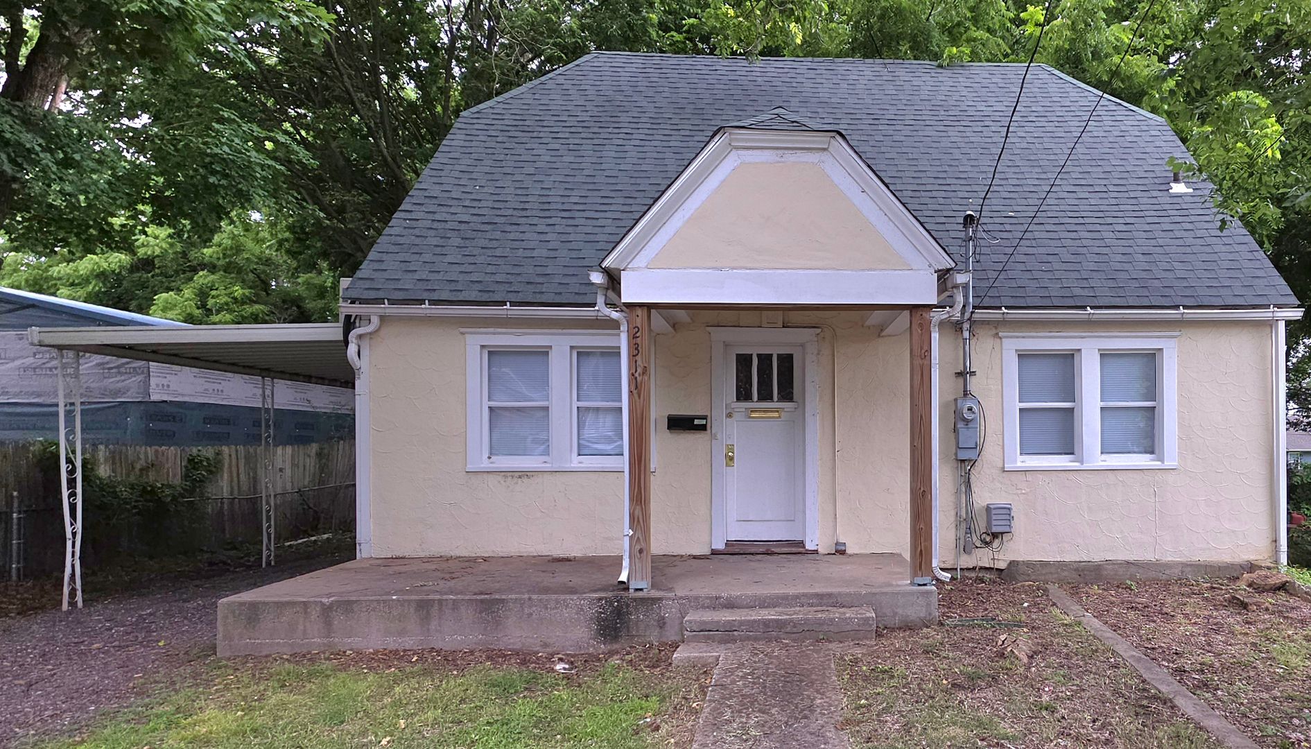 Springfield House: 2311 N. National Ave.