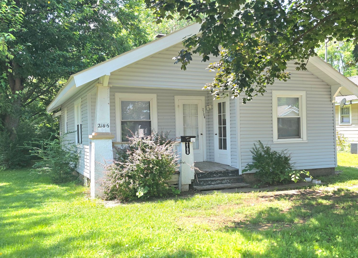 Springfield House: 2106 W. Walnut St.