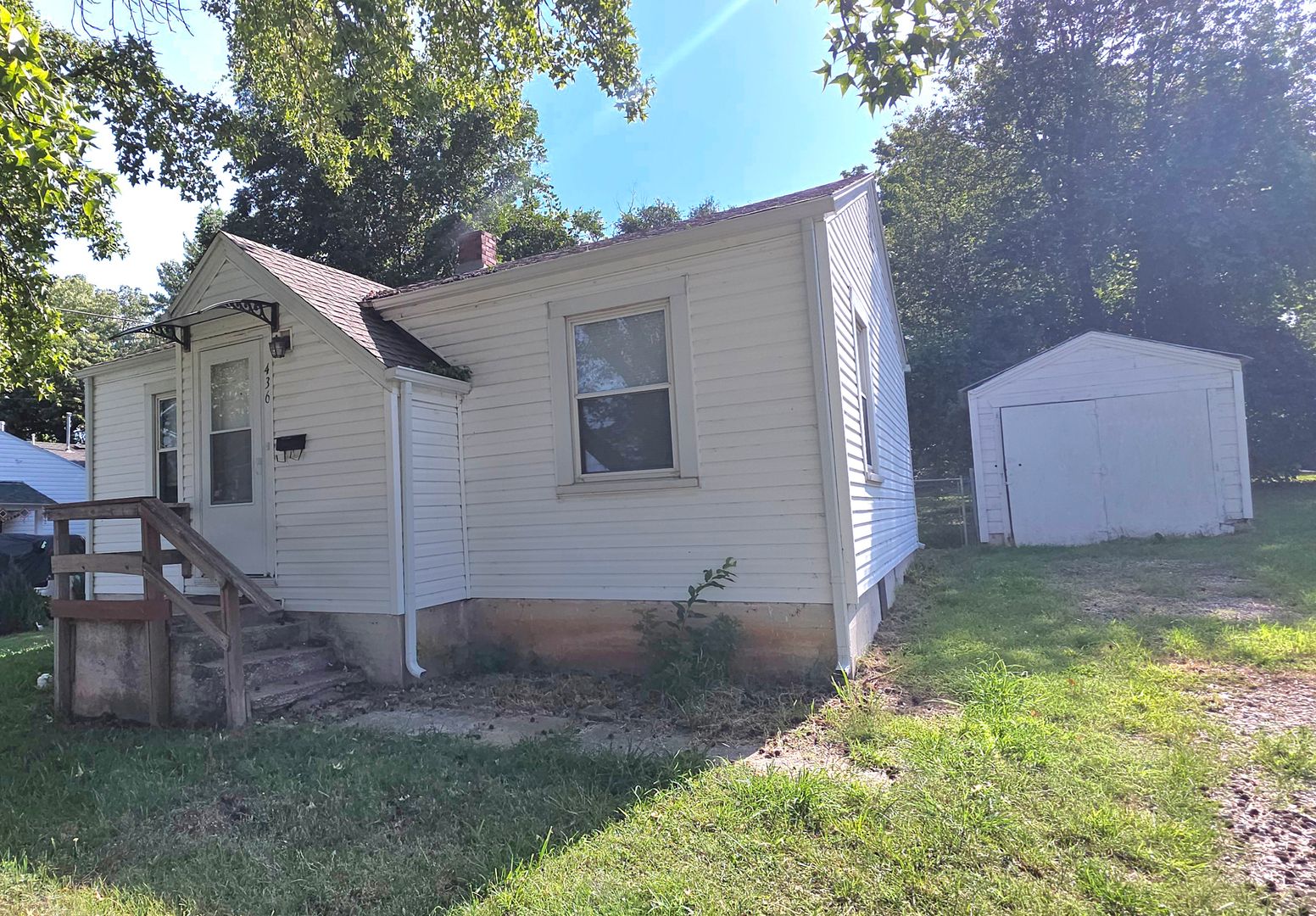 Springfield House: 436 S. Newton Ave.