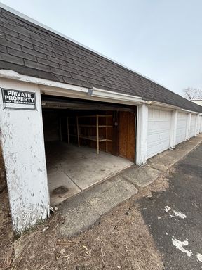 Garage for rent in Lawncrest-N E Philly