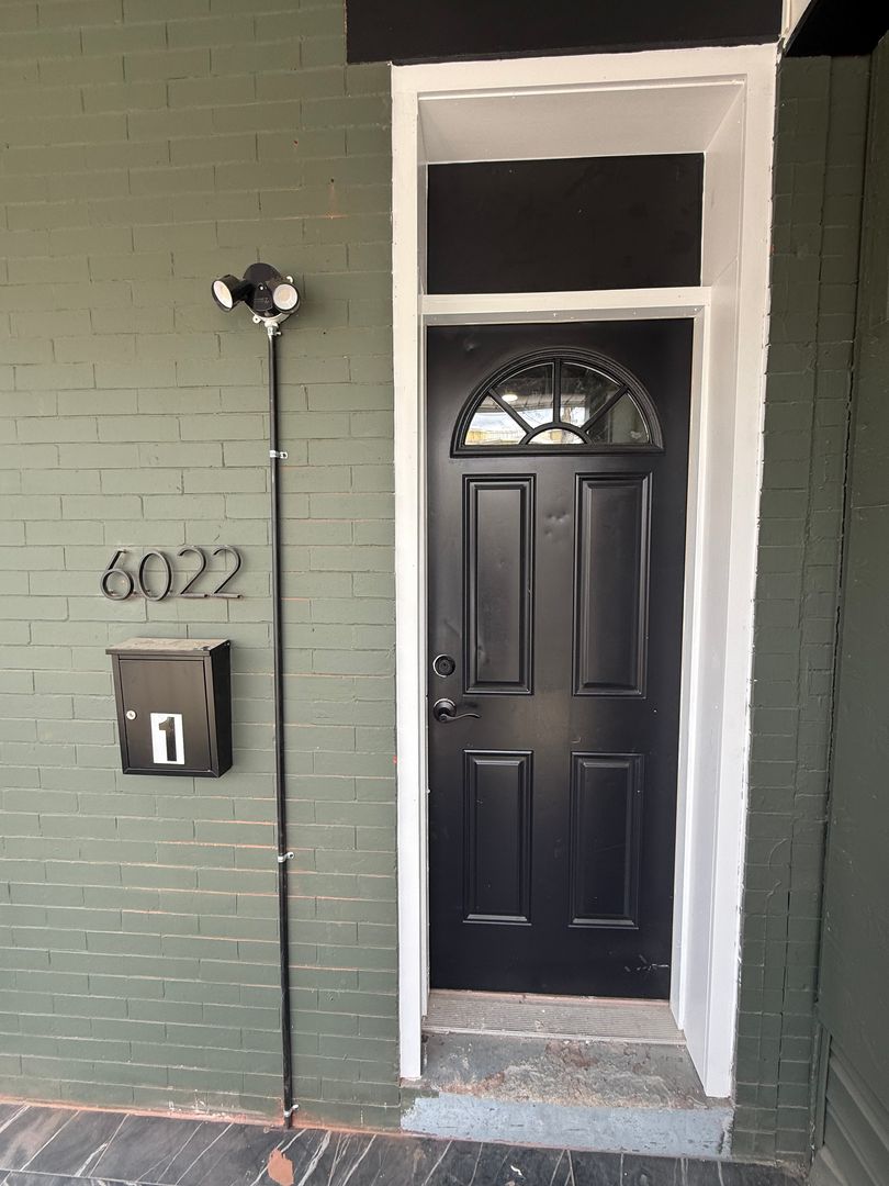 Philadelphia Apartment: 6022 Pine Street