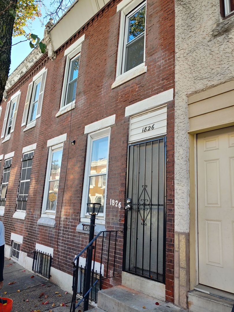 Philadelphia House: 1826 E Clementine Street
