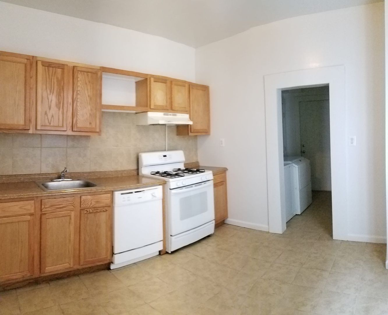 5346 Webster St 7 of 19