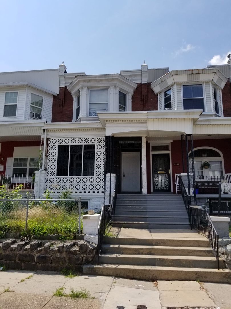 5346 Webster St 2 of 19