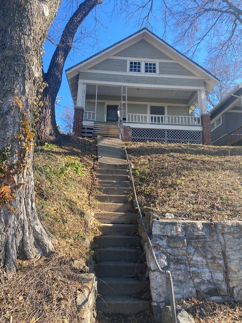 Kansas City House: 3625 State Line