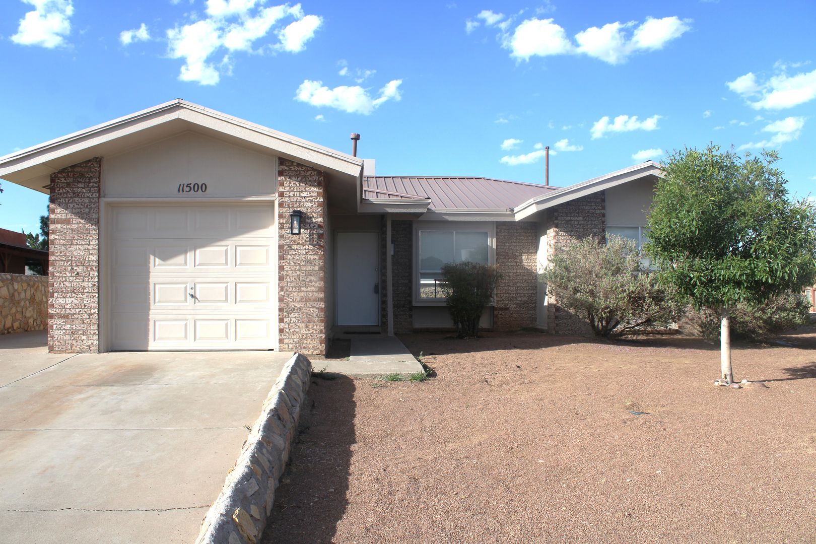EL PASO House: 11500 BOB MITCHELL