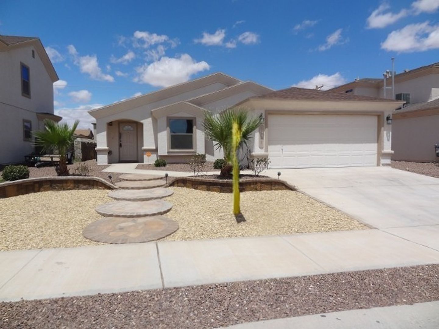 EL PASO House: 7125 FALLING LEAF CIR