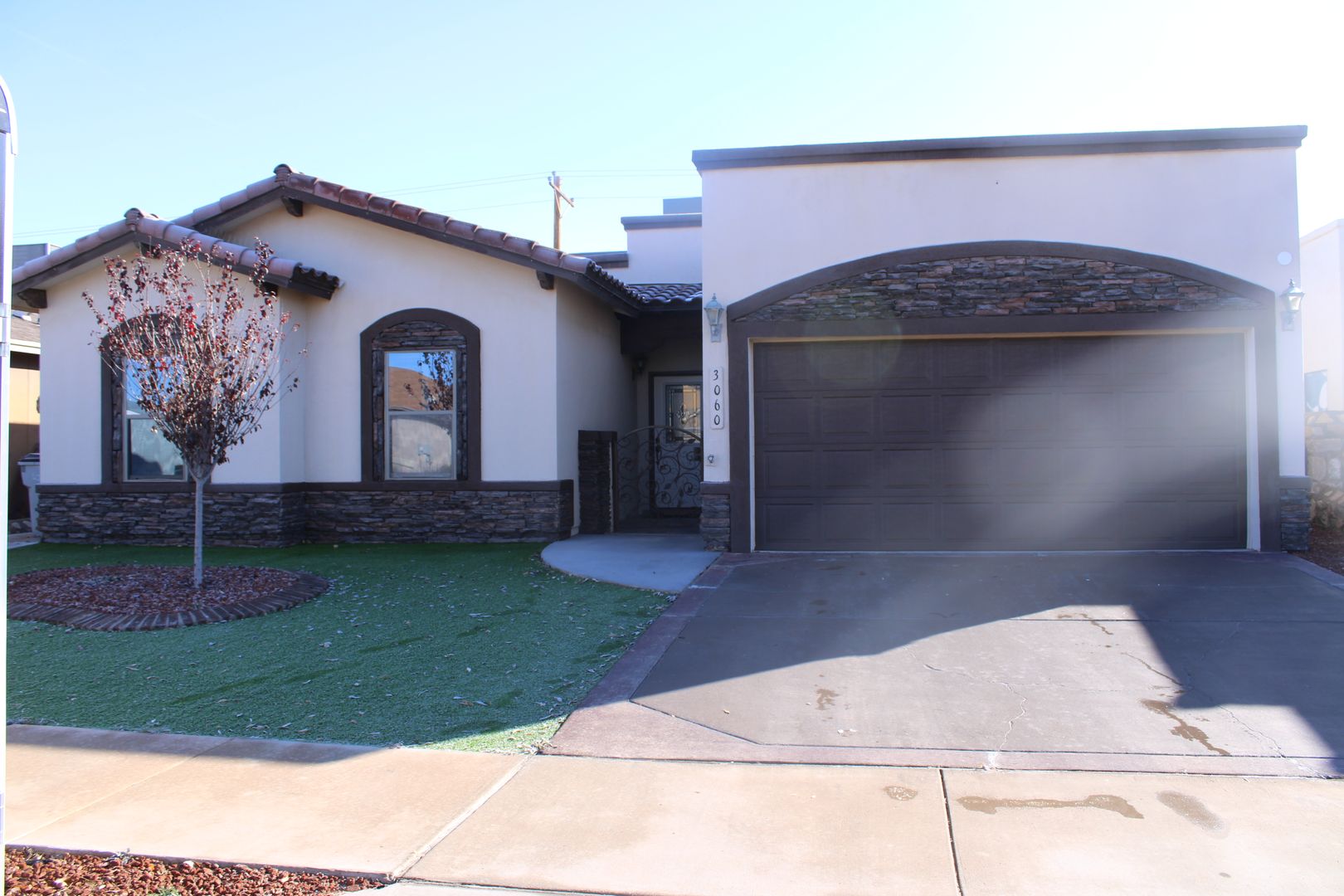 EL PASO House: 3060 CASCADE POINT DR.