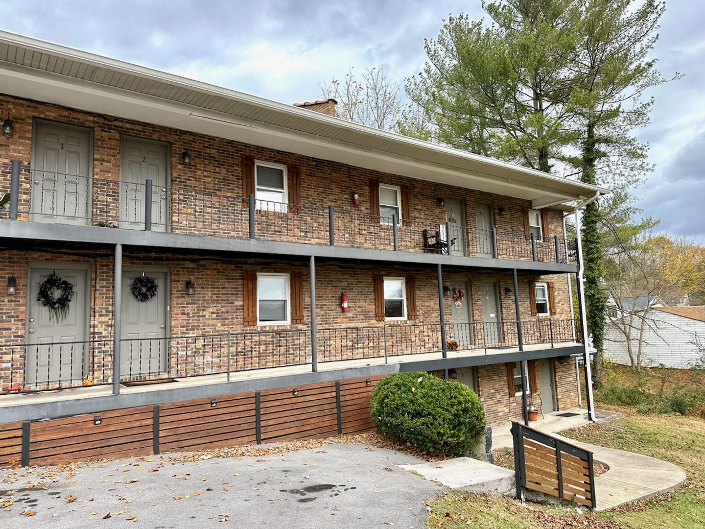 Kingsport Apartment: 218 Colonial Heights Rd