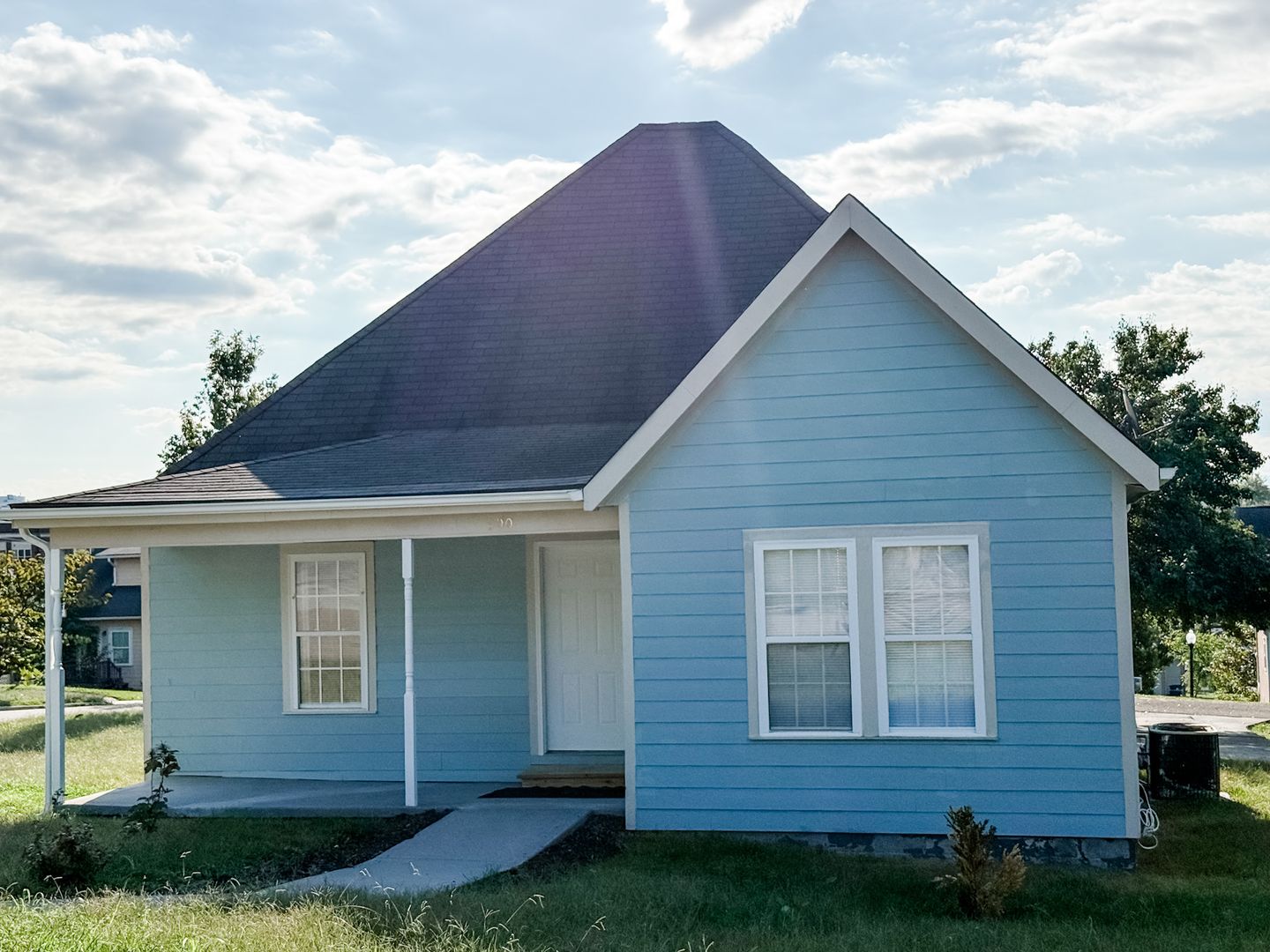 Knoxville House: 900 Knoxville College Drive