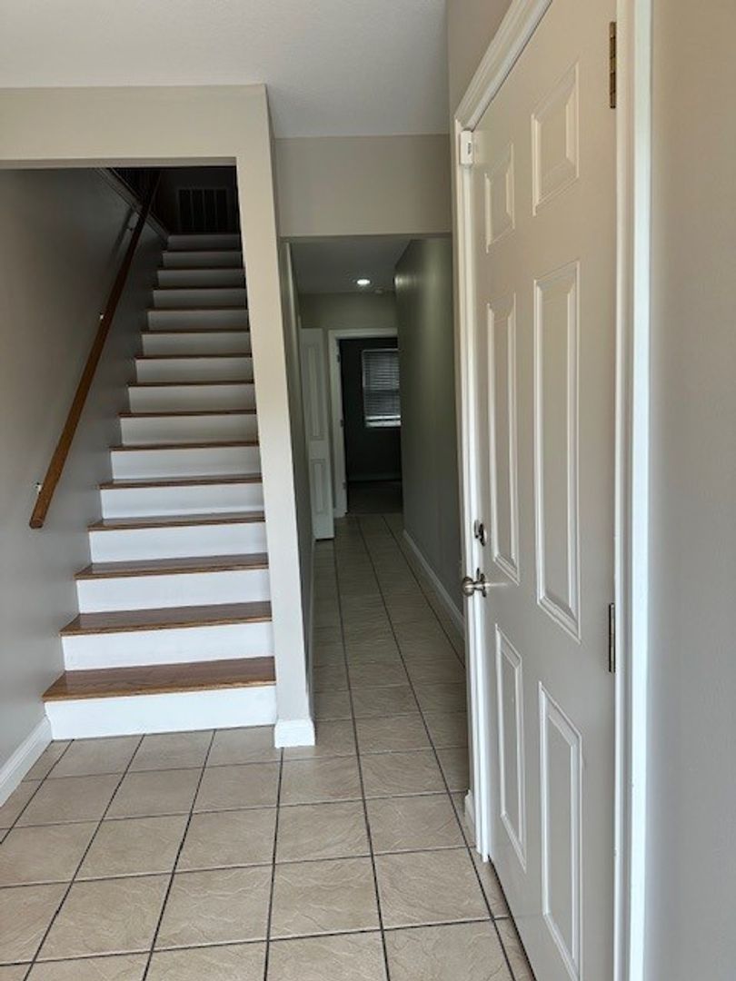 Johnson City Apartment: 168 E. Grande Ave.