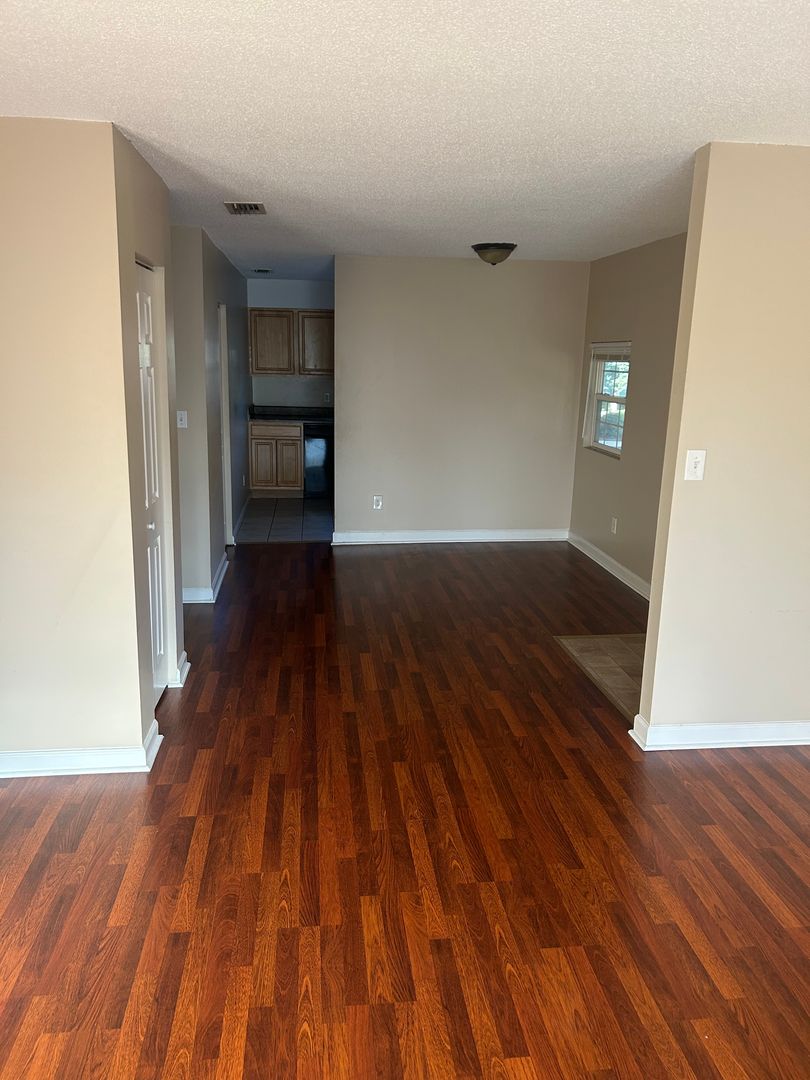 Johnson City Apartment: 115 Mulberry Dr.