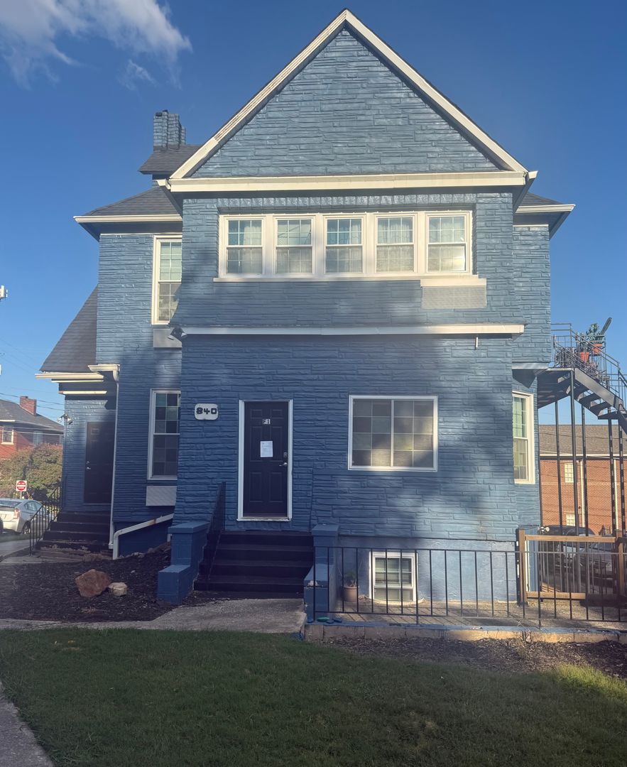 Knoxville Apartment: 838 North 4th Avenue