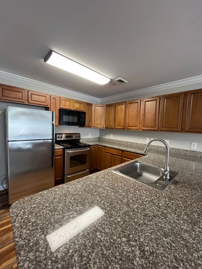 Johnson City Condo: 2008 Millenium Pl Apt 207