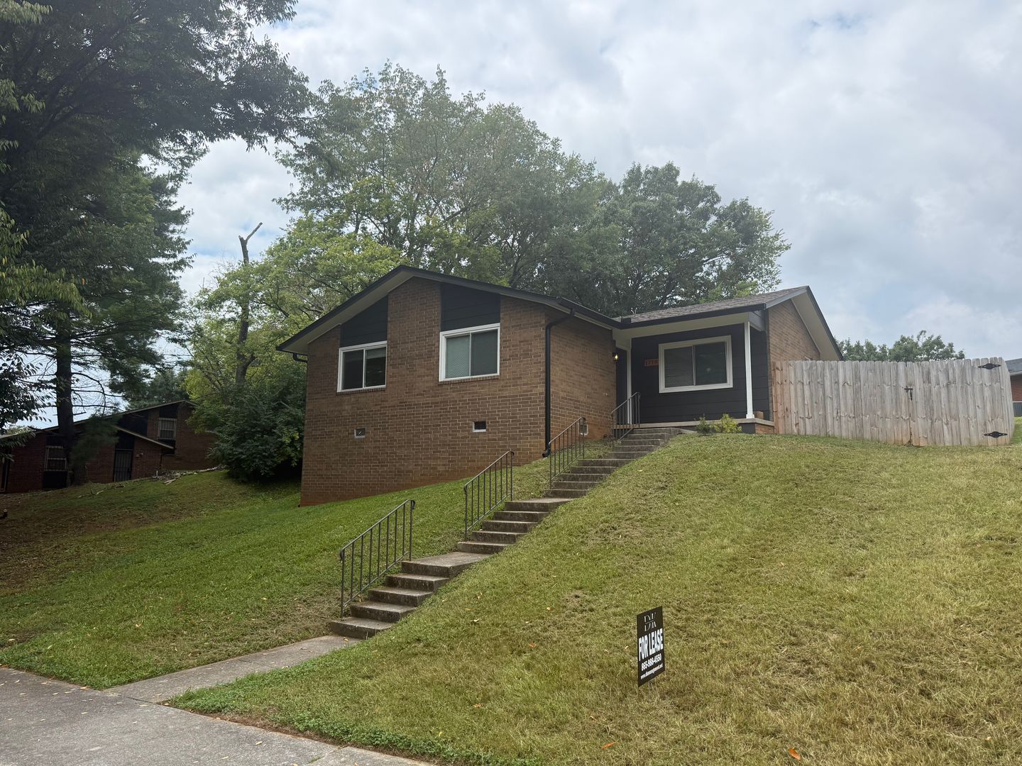 Knoxville House: 1719 Hazen Street