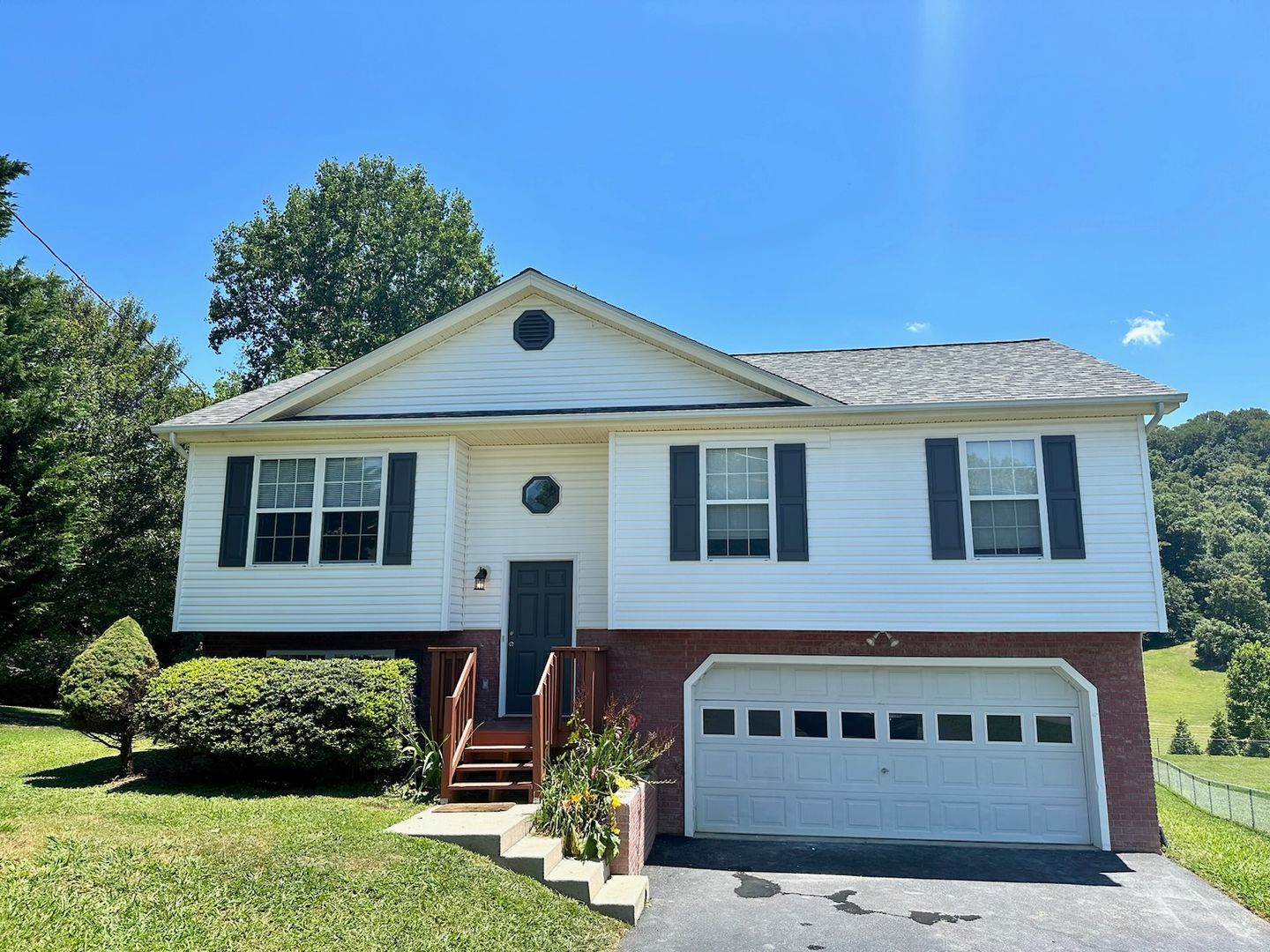 Jonesborough House: 153 Meadowlark