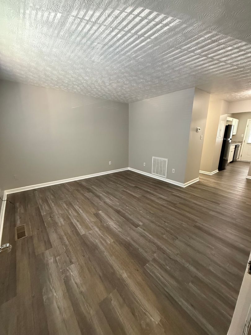 Knoxville Apartment: 300 S David Lane