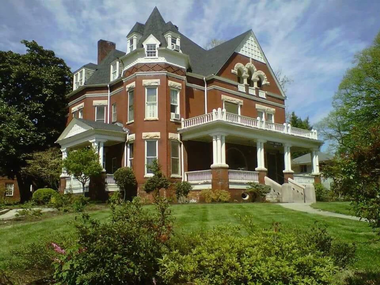 Knoxville Apartment: 1415 Laurel Avenue