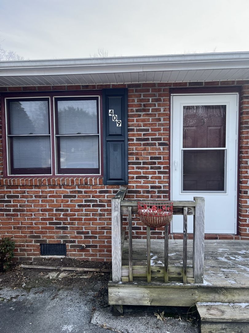 Johnson City Apartment: 409 Brookhaven Dr